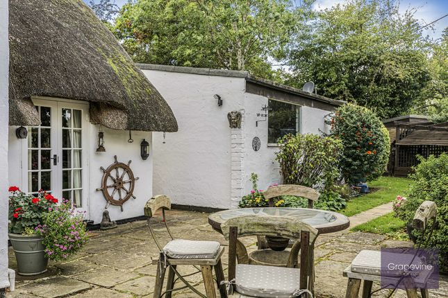 White Rose Cottage, Poplar Lane, Reading photo 3