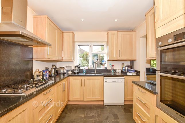 43, Larch Crescent, Tonbridge photo 3