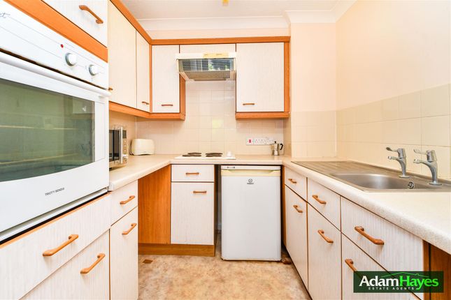 Flat 23, Weston Court, Farnham Close, London photo 4