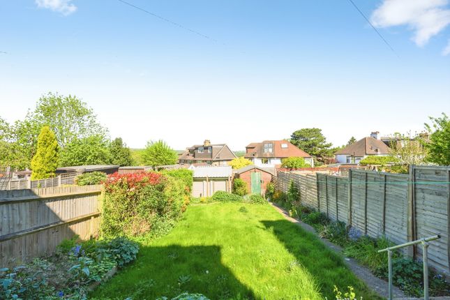 17, Nutfield Road, Surrey photo 4