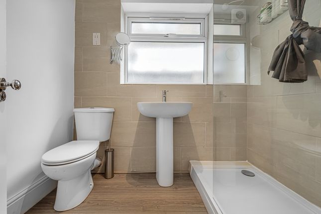 Ground Floor Flat, 26, Gastein Road, London photo 4