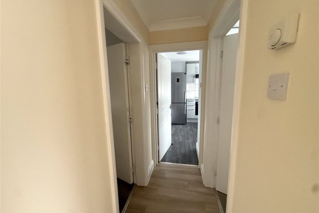 21, Bradley Road, London photo 4