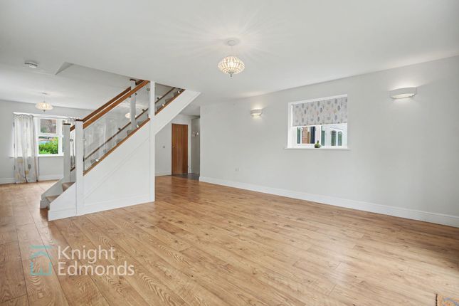 1a Culpeper Close, Maidstone photo 4
