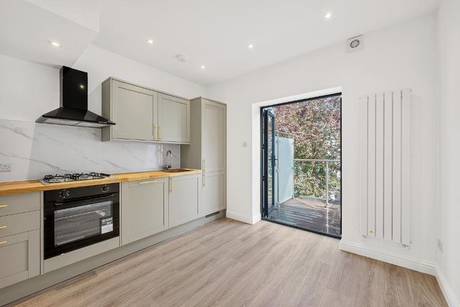 403, Kingston Road, Wimbledon Chase photo 2