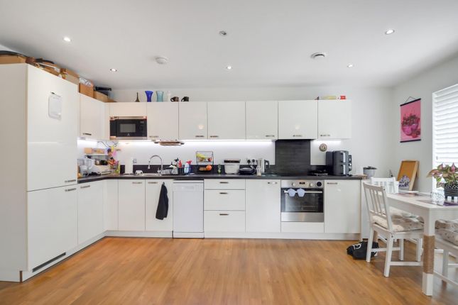 5 Abbey Court, Adenmore Road, London photo 4