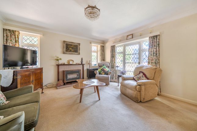 Southern Pines,, Penton Hall Drive, Staines-Upon-Thames photo 4
