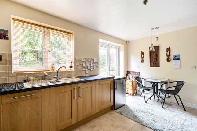 4, Willow Way, Somerset photo 3
