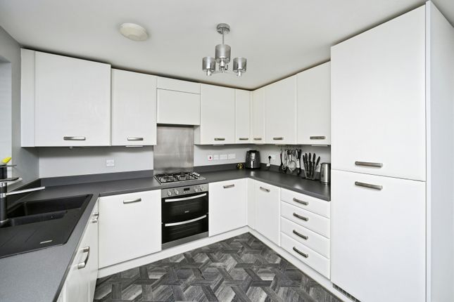 7, Goldcrest Avenue, Mansfield photo 2