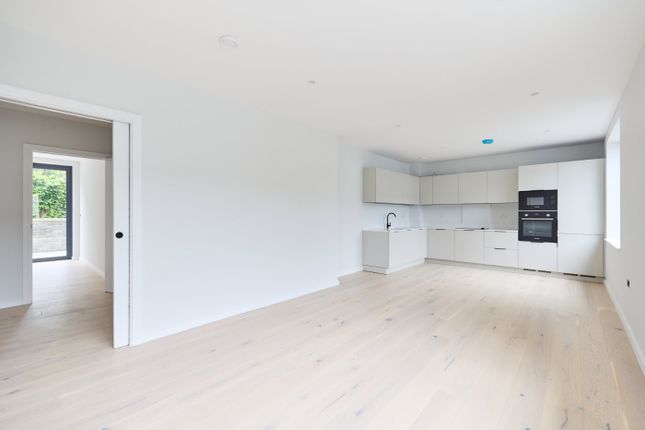 Flat for sale in Coverdale Road, London