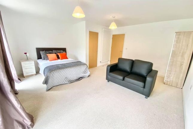 Thumbnail Town house for sale in Summerfield Crescent, Birmingham