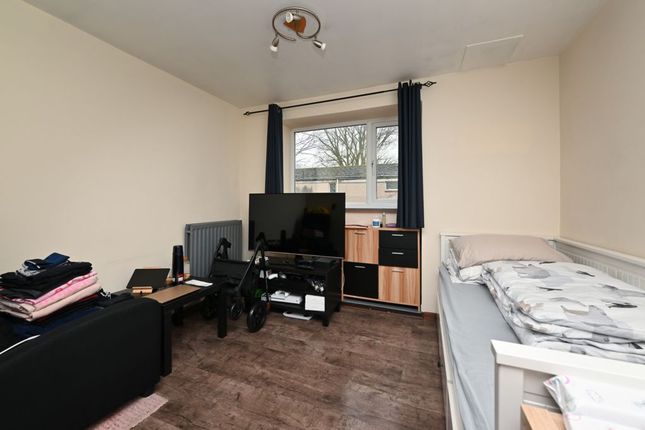 Flat for sale in Spring Meadow, Sutton Hill