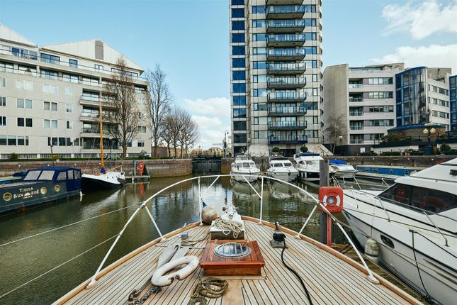 Houseboat for sale in Chelsea Harbour, Chelsea