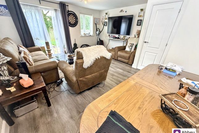 48 Garfield Park, Leicester photo 3