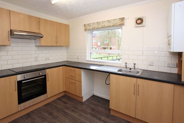Flat to rent in Burford, Brookside, Telford