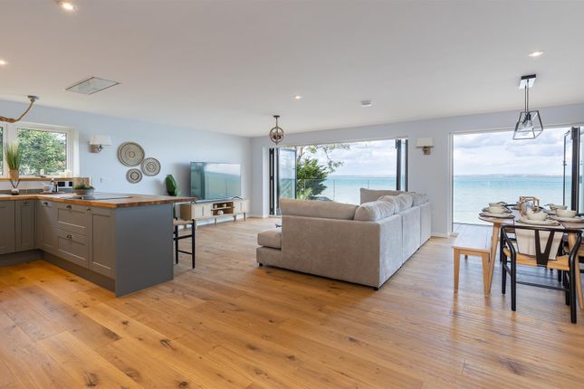 The House On The Beach, Lower Woodside Road, Wootton Bridge photo 4