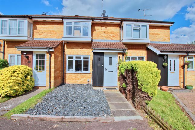 Thumbnail Property for sale in Gate Close, Borehamwood