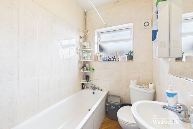 704a, Kenton Road, Harrow photo 4