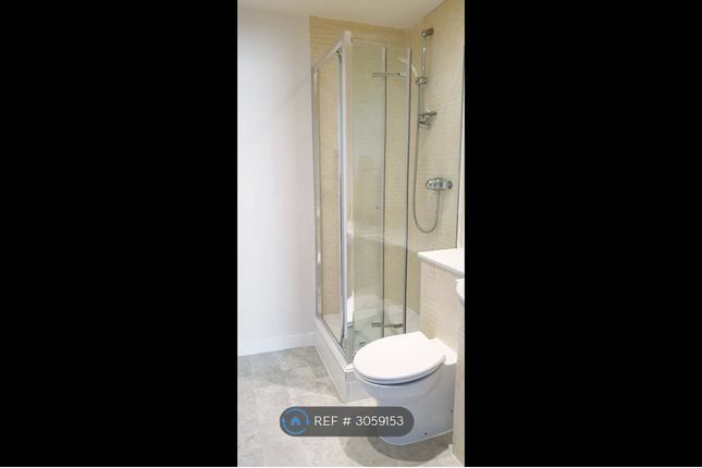 Flat, Sandport Way, Edinburgh photo 4