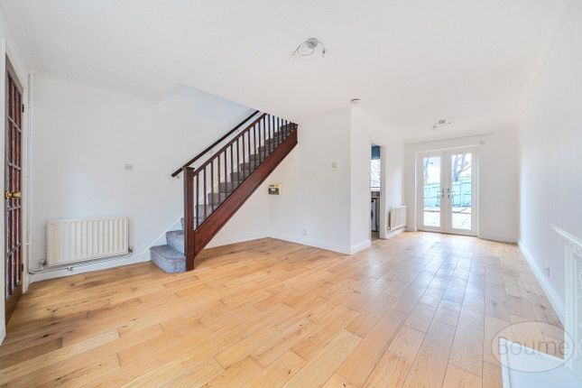 18, Derwent Close, Waterlooville photo 2