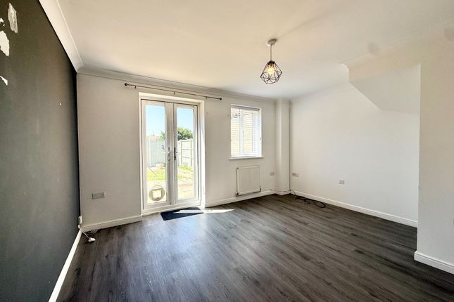 12, Aspen Road, Great Yarmouth photo 2