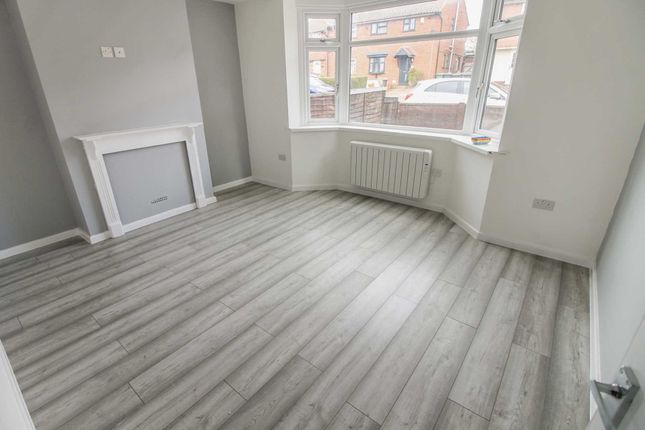 31, Catsbrook Road, Luton photo 3
