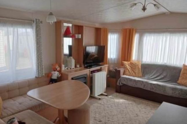 Thumbnail Mobile/park home for sale in Southfield Lane, Tunstall, Hull