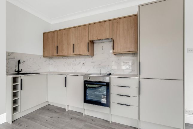 64, Ashville Road, London photo 4