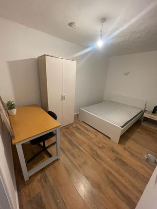 Thumbnail Room to rent in Grasscroft Drive, Coventry