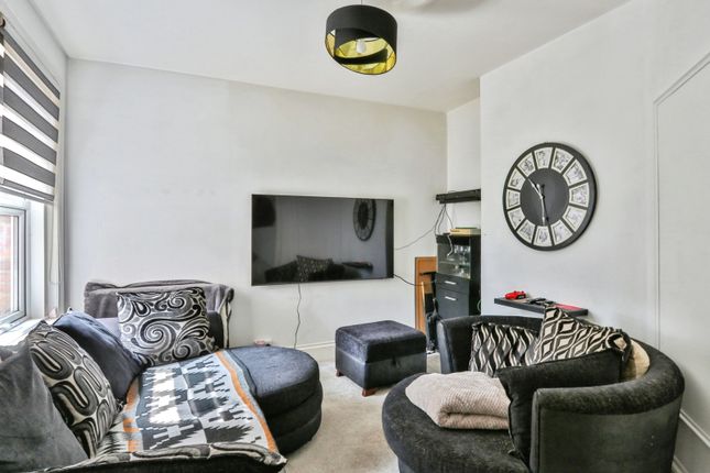 Ground Floor Flat, 21, Sedgley Road, Dorset photo 4