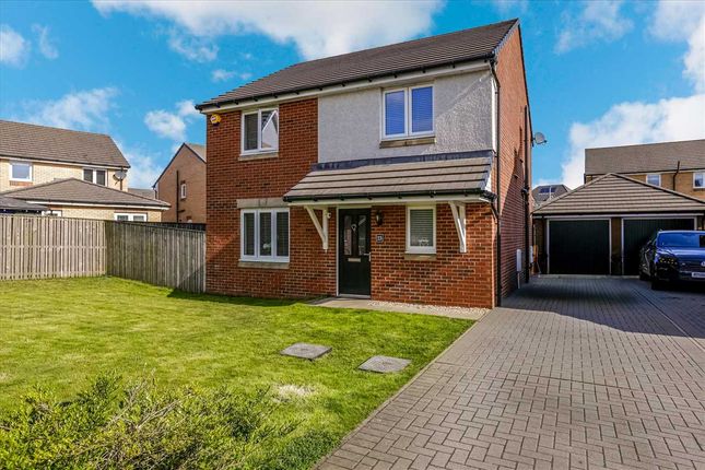 Thumbnail Detached house for sale in Marsden Wynd, Benthall, East Kilbride