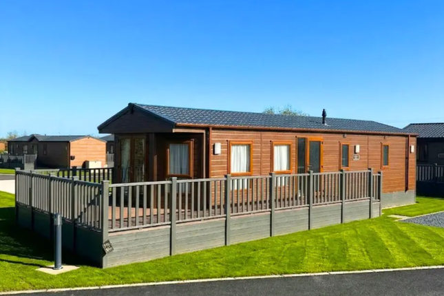 2-bed caravan on Oakwood Retreat Country Park, Bull Balk, YO41 4DD, Newton upon Derwent, £69,995