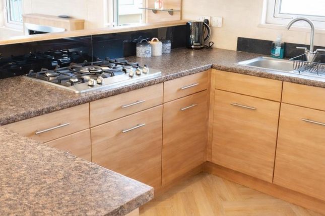 3-bed caravan on Holiday Home, Willerby Boston, Gaingc Rd, Towyn, £93,000