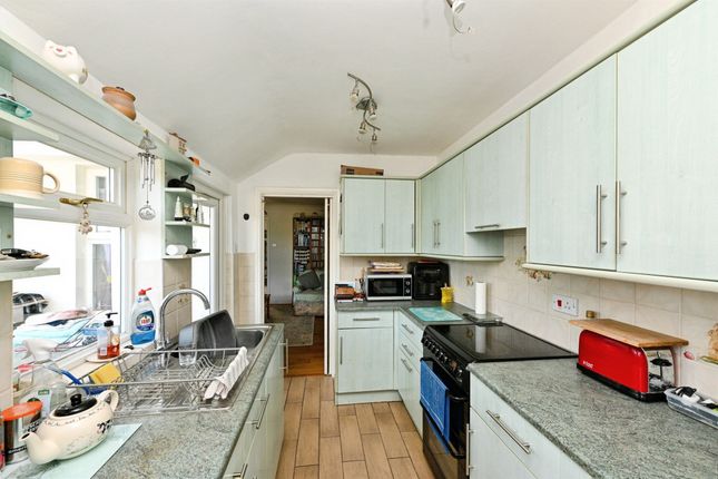 East Cottage, Shepherdsgate Road, King's Lynn photo 4