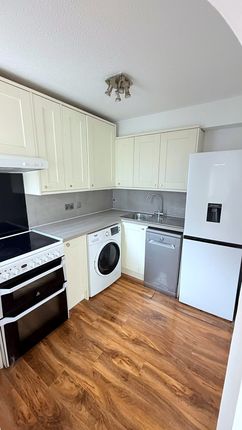 Dickens Estate, London photo 5