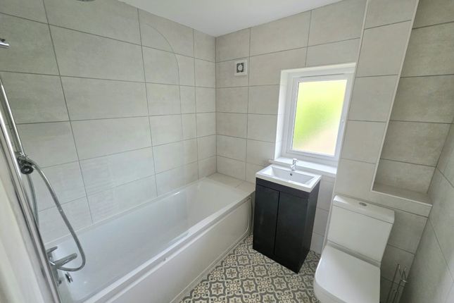 153 Braunton Crescent, Cardiff photo 4