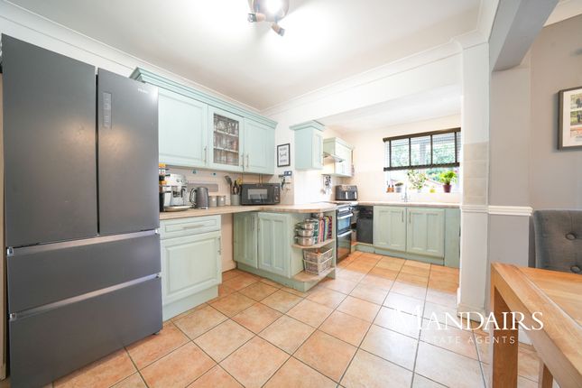 17 Edinburgh Avenue, Peterborough photo 4