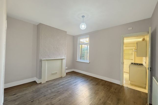 20, Longley Road, Gillingham photo 4