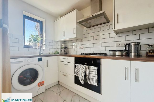 22, Knossington Close, Reading photo 3