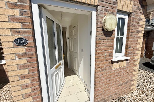 18 The Avenue, Llanelli photo 2