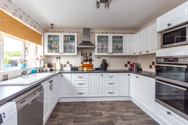 2, Ennerdale Road, Rushden photo 4
