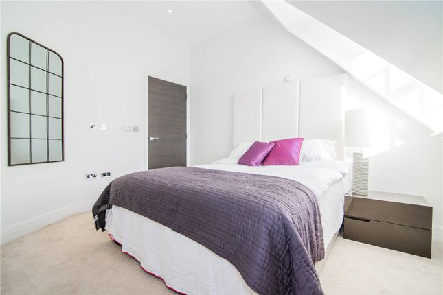 Flat 31, 2, Kew Bridge Road, London photo 4