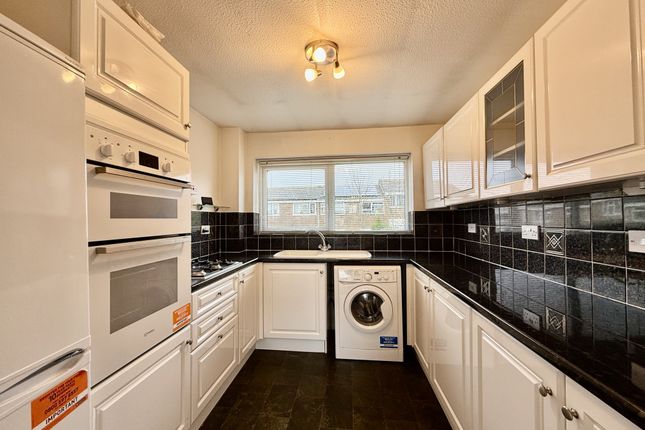 13b, Harebell Close, Eastbourne photo 4