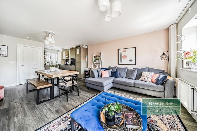 3, Charles Crescent, Rochford photo 3