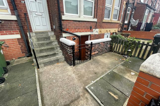 St. Hildas Place, West Yorkshire photo 2