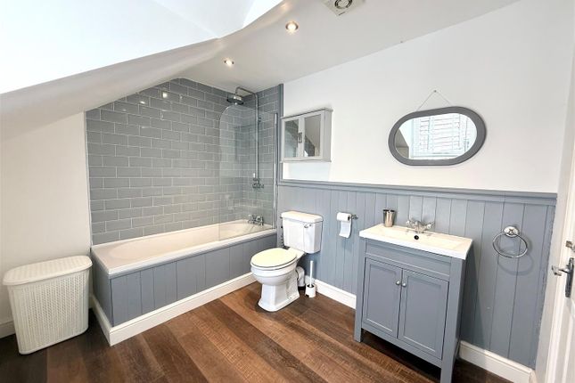 Family Bathroom.Jpg