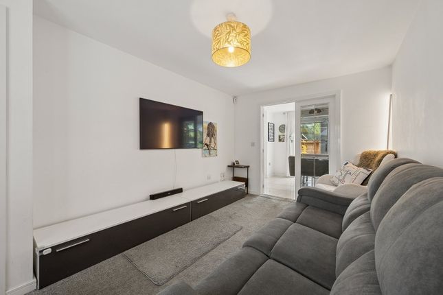 7, Weavers Gate, Tameside photo 4