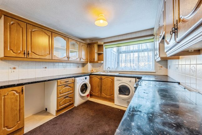 29, Tenterden Close, Hull photo 2