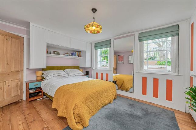 29A, Sutherland Square, London photo 4