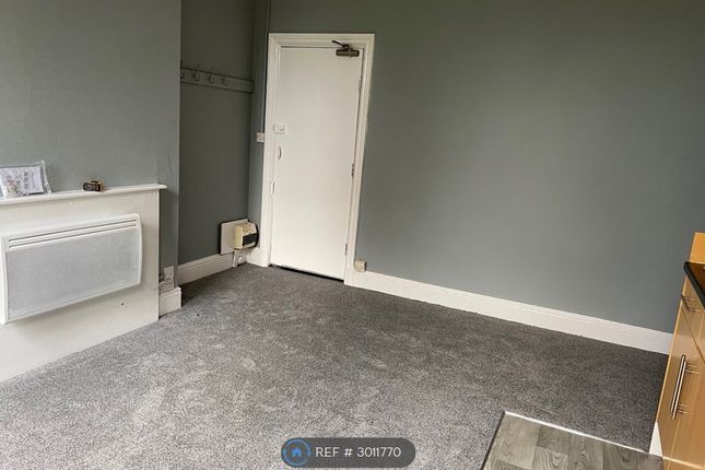 Flat, Heaton Moor Road, Stockport photo 3