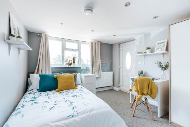 Room To Rent In Kendale Road Luton Lu4 Zoopla